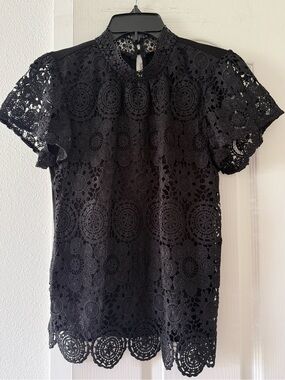 Belldini Black Crochet Lace Mock Neck Flutter Sleeve Blouse Top Size Small